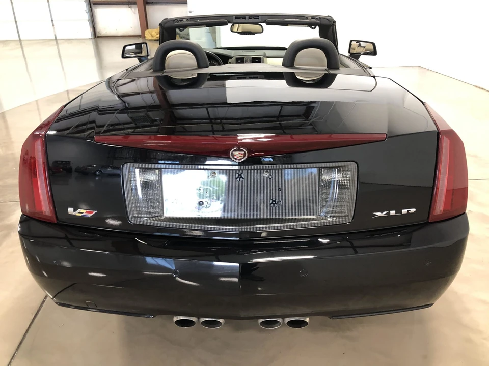 2006 Cadillac XLR-V - Image 11 of 31