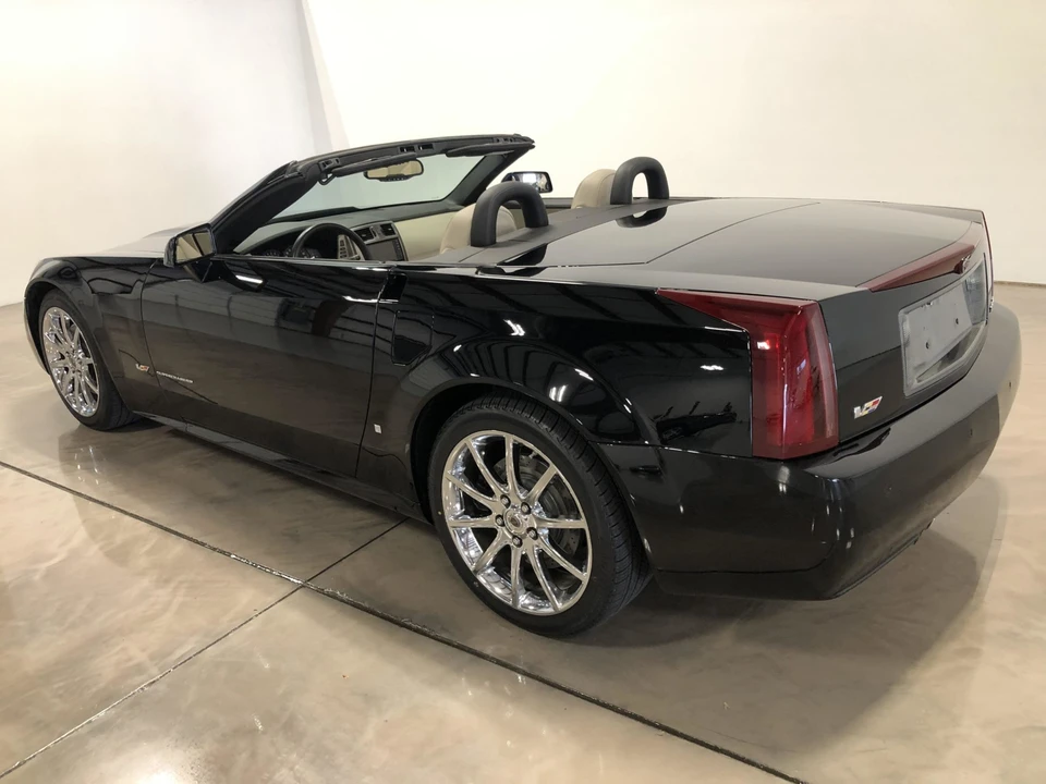 2006 Cadillac XLR-V - Image 7 of 31