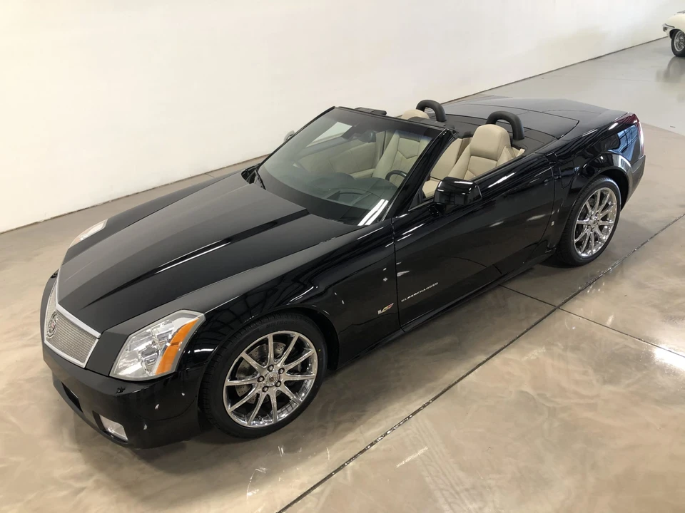 2006 Cadillac XLR-V - Image 4 of 31