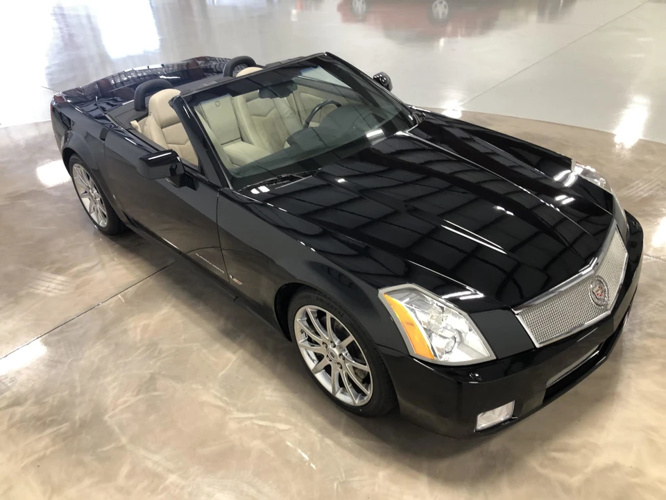 2006 Cadillac XLR-V - Image 20 of 31
