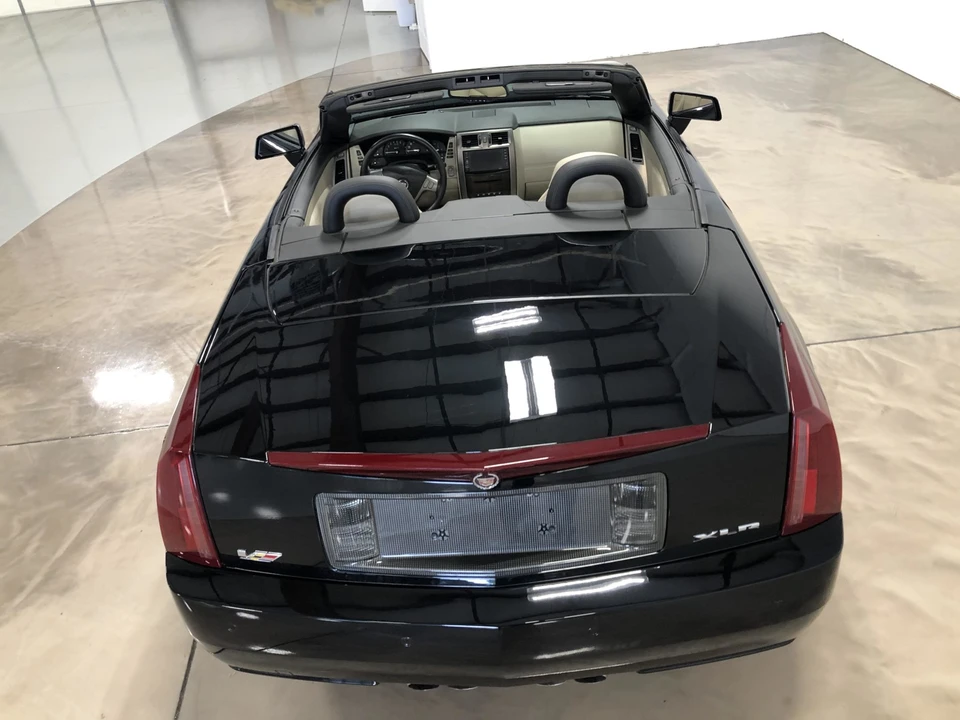 2006 Cadillac XLR-V - Image 10 of 31