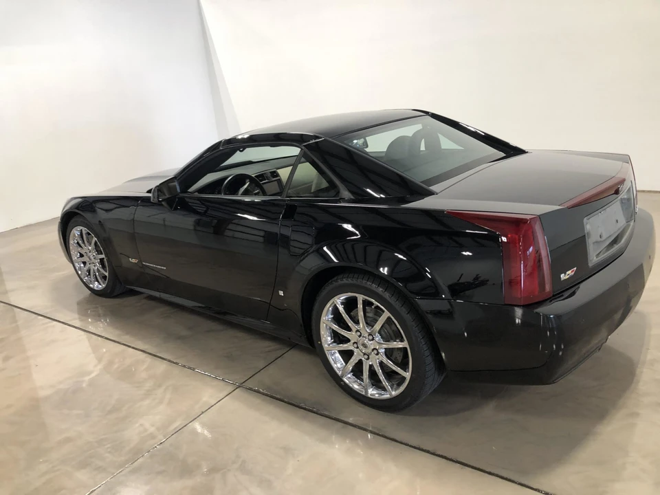 2006 Cadillac XLR-V - Image 8 of 31