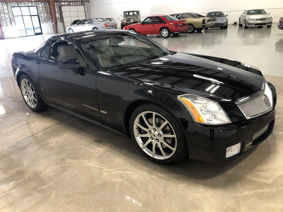 2006 Cadillac XLR-V - Image 18 of 31
