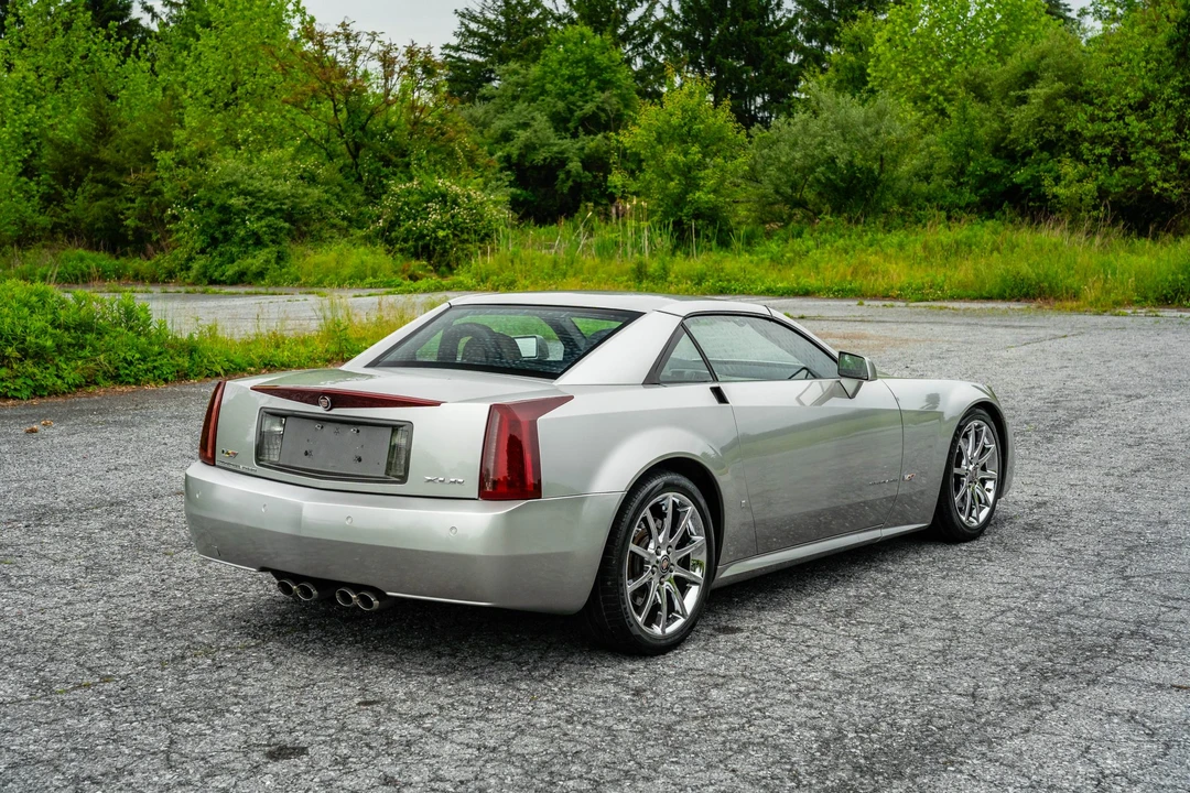 2006 Cadillac XLR-V - Image 29 of 31