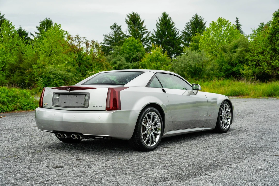 2006 Cadillac XLR-V - Image 30 of 31