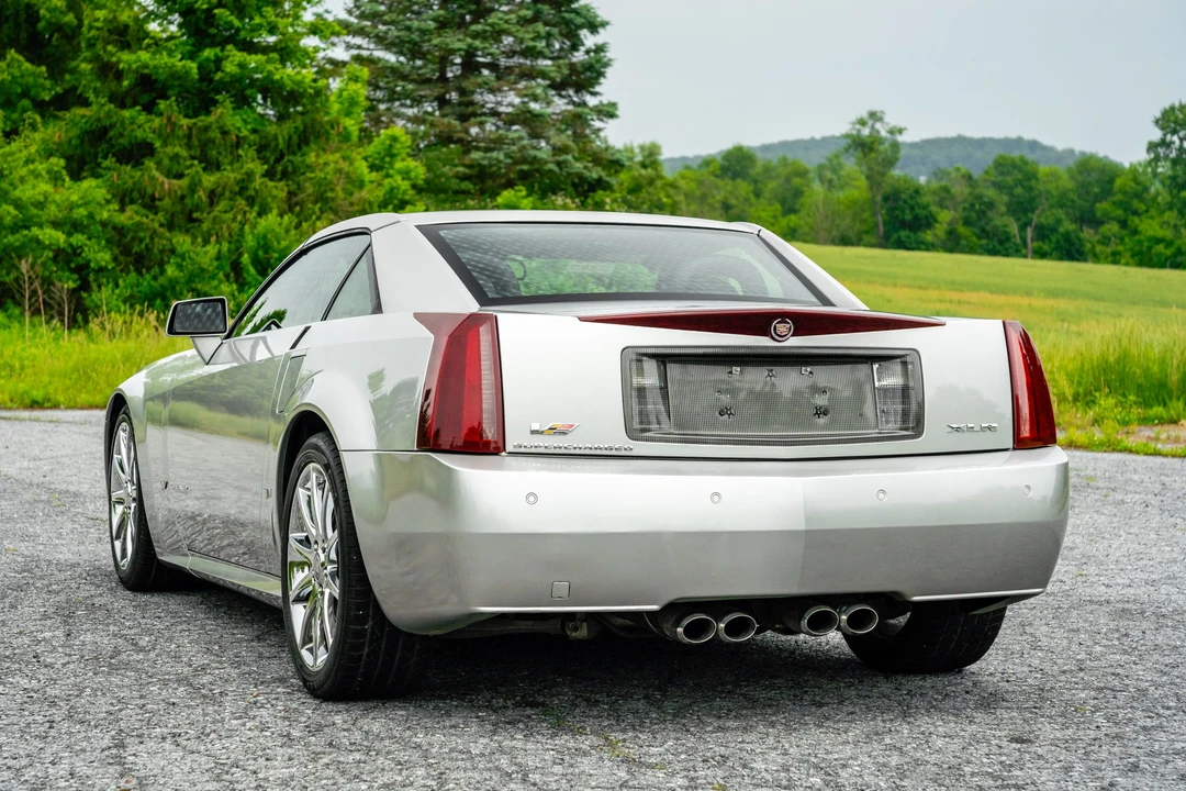 2006 Cadillac XLR-V - Image 24 of 31