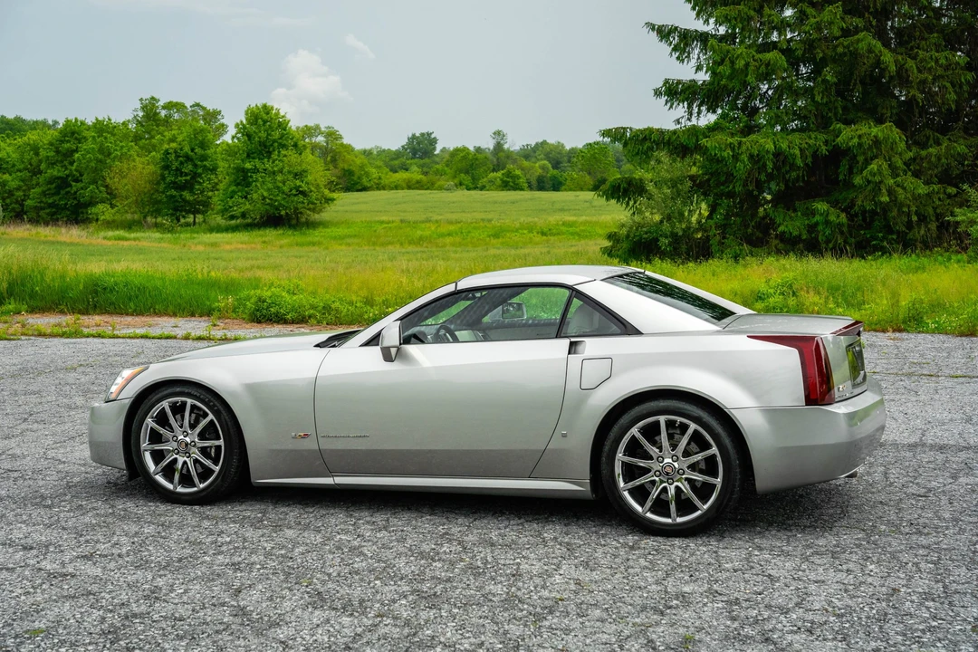 2006 Cadillac XLR-V - Image 20 of 31