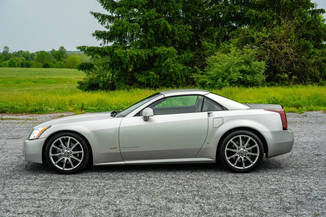 2006 Cadillac XLR-V - Image 14 of 31