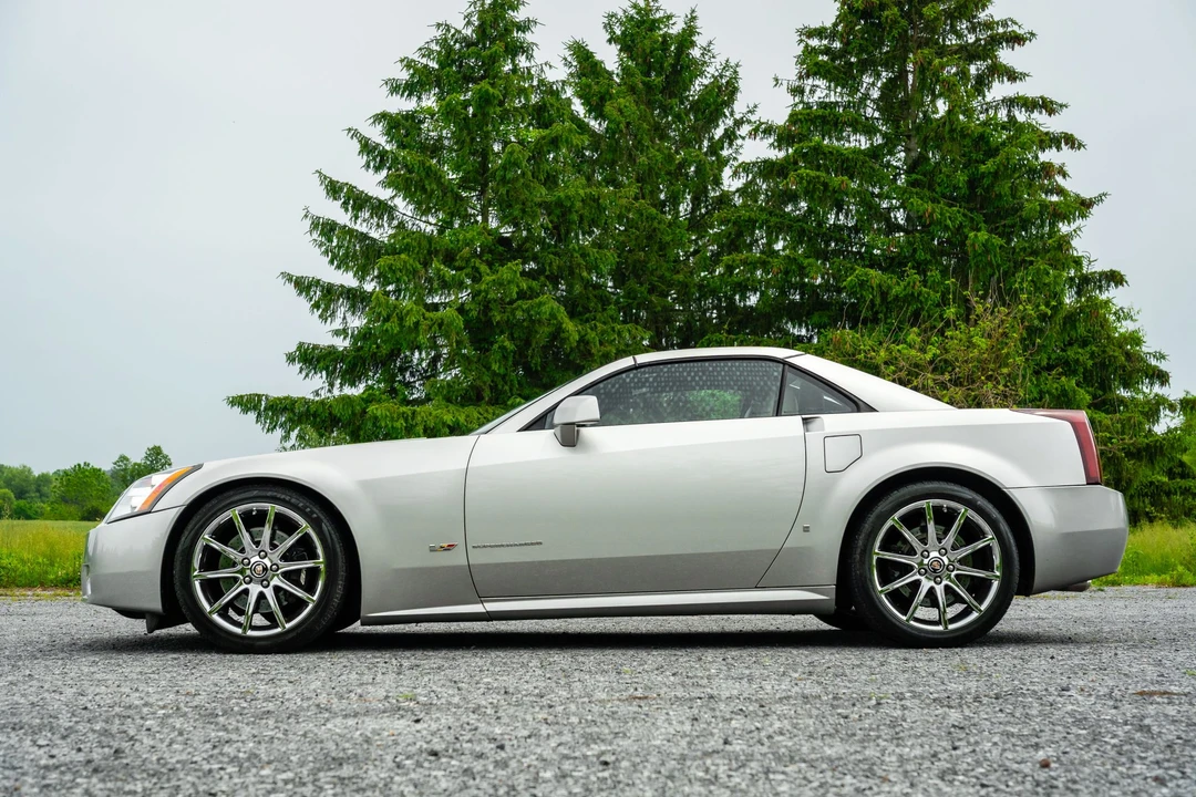 2006 Cadillac XLR-V - Image 17 of 31