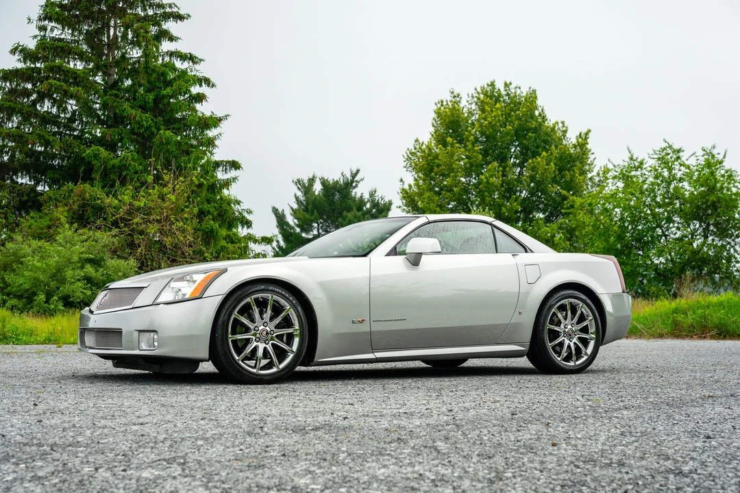 2006 Cadillac XLR-V - Image 10 of 31