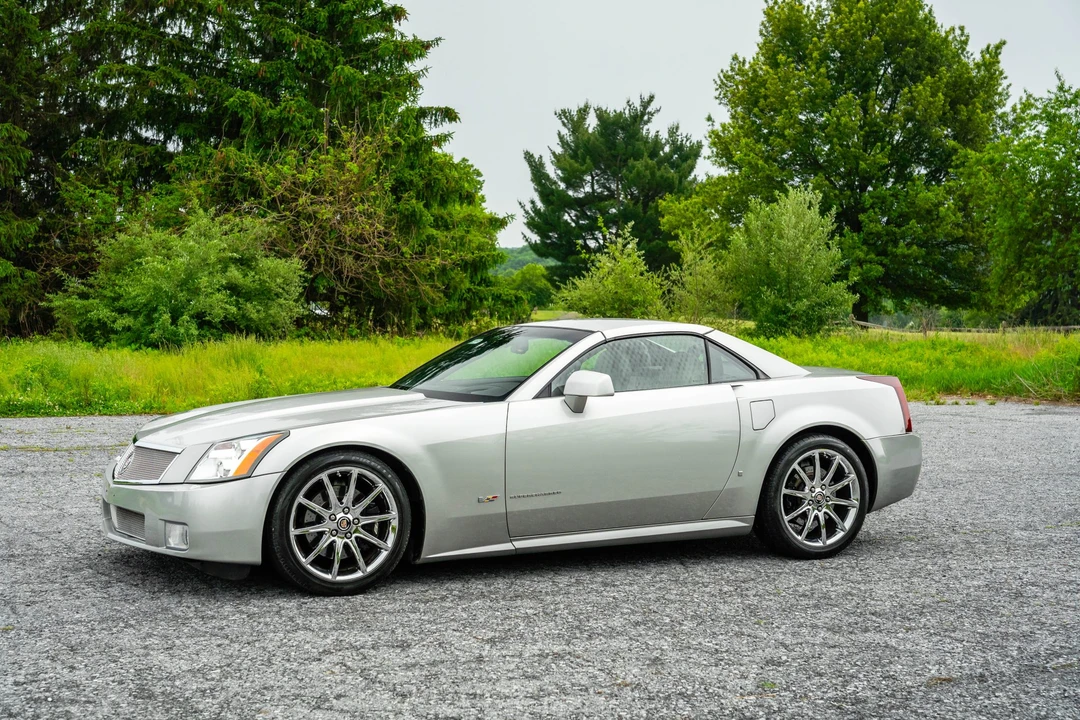 2006 Cadillac XLR-V - Image 12 of 31