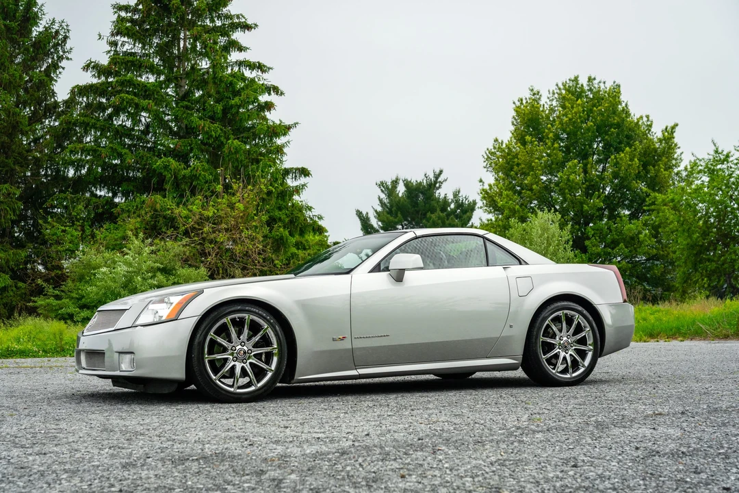2006 Cadillac XLR-V - Image 11 of 31