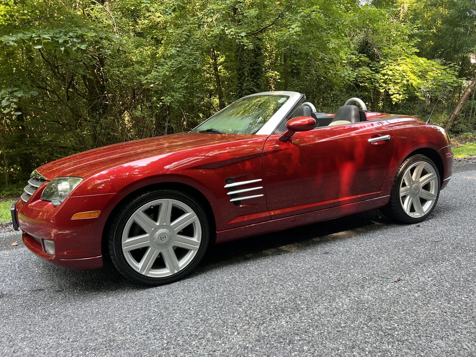 2006 Chrysler Crossfire - Image 2 of 31