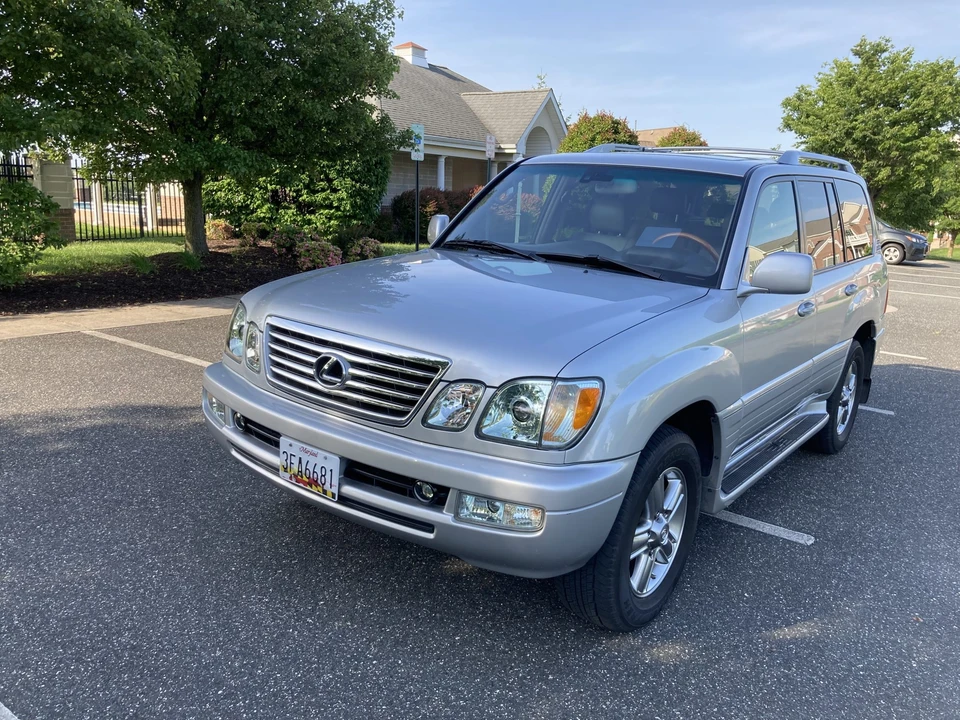 2006 Lexus LX 2nd Gen - Image 12 of 31