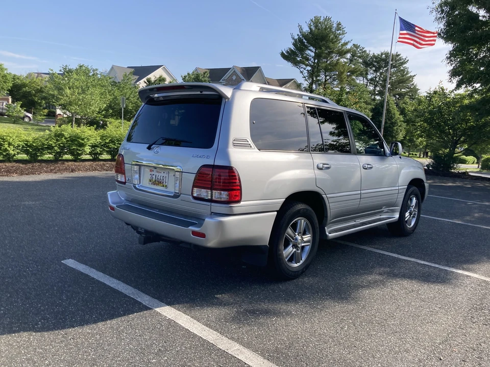 2006 Lexus LX 2nd Gen - Image 5 of 31