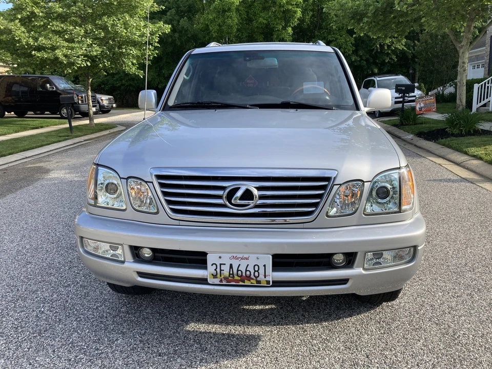 2006 Lexus LX 2nd Gen - Image 13 of 31