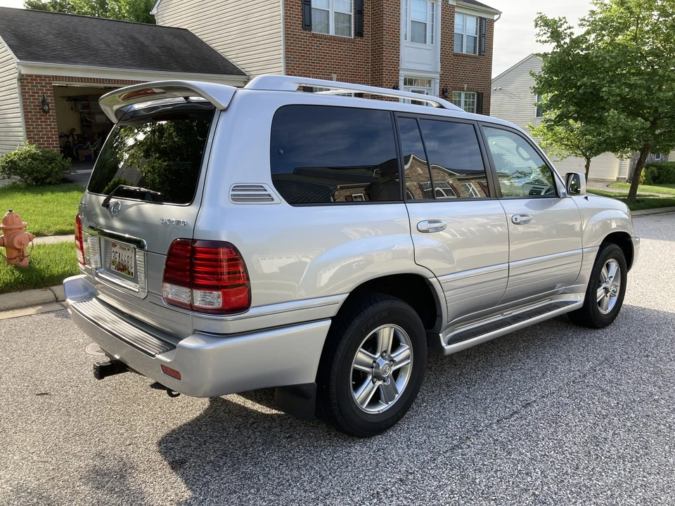 2006 Lexus LX 2nd Gen - Image 18 of 31