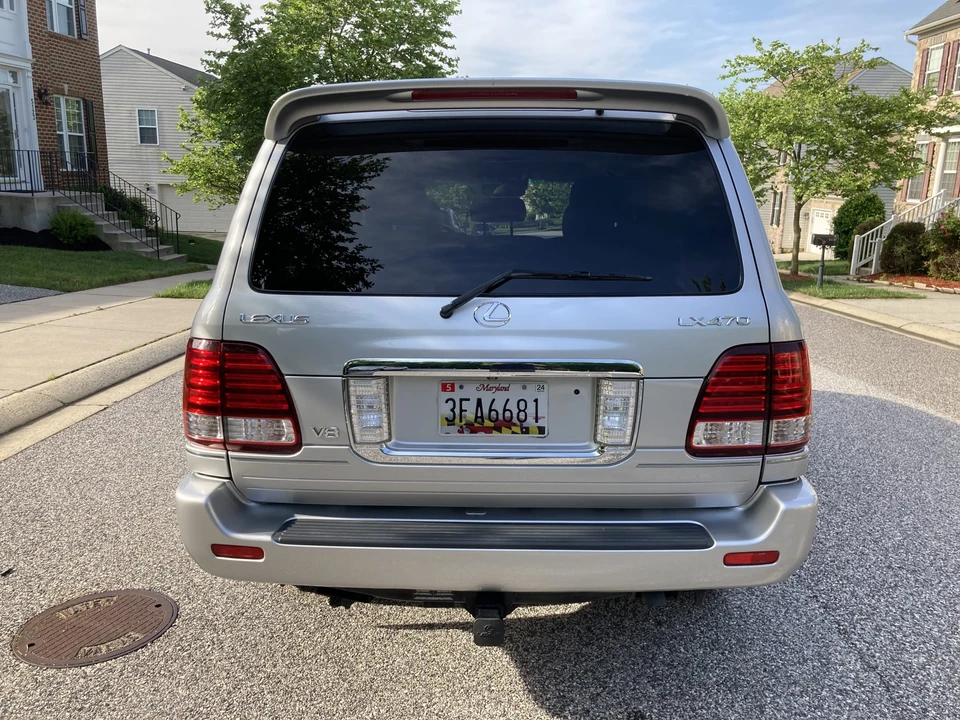 2006 Lexus LX 2nd Gen - Image 19 of 31