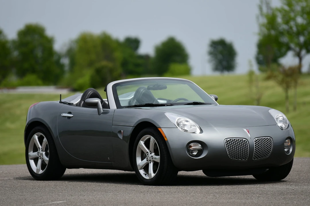 2006 Pontiac Solstice - Image 2 of 31
