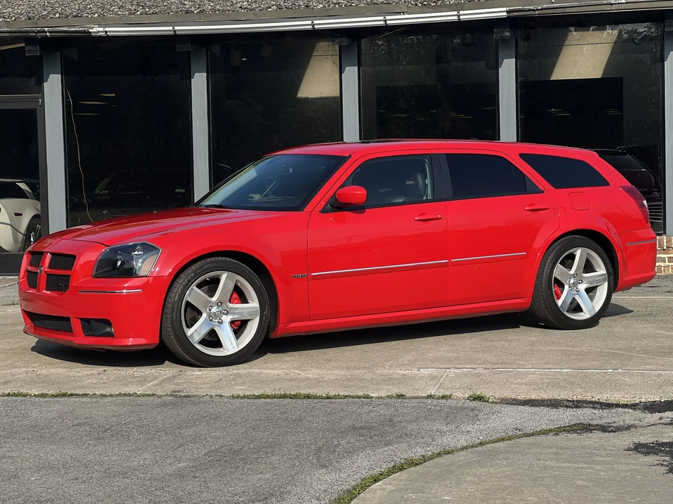 2007 Dodge Magnum SRT8 2nd Gen - Image 2 of 31