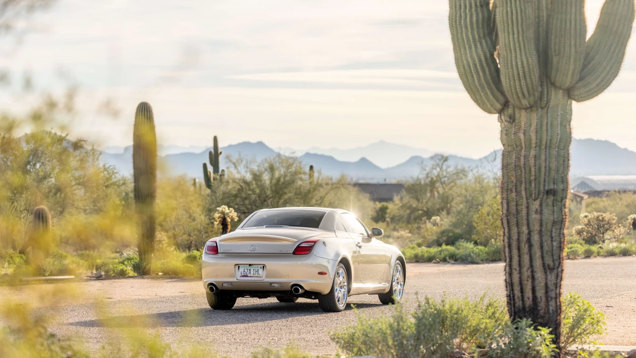 2007 Lexus SC430 - Image 16 of 31