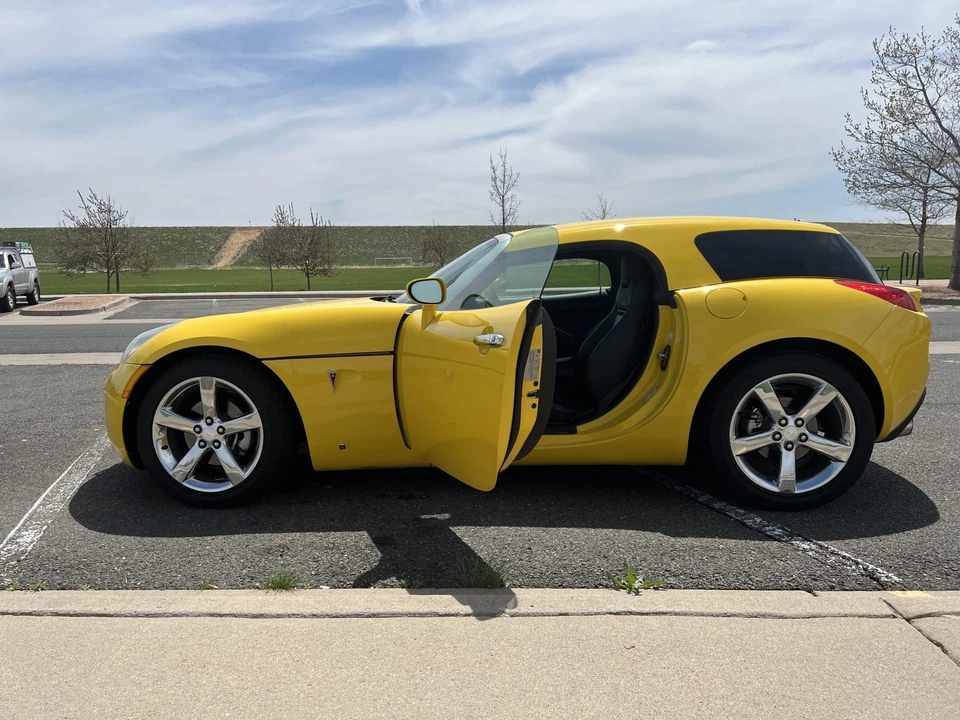 2007 Pontiac Solstice GXP - Image 21 of 31