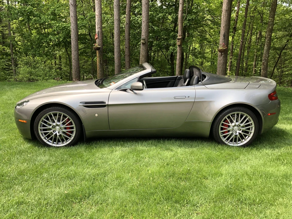2009 Aston Martin V8 Vantage (2006-2017) - Image 25 of 31