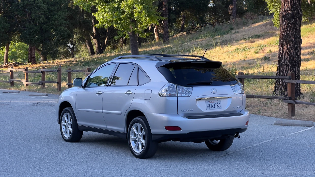 2009 Lexus RX 2nd Gen - Image 17 of 31