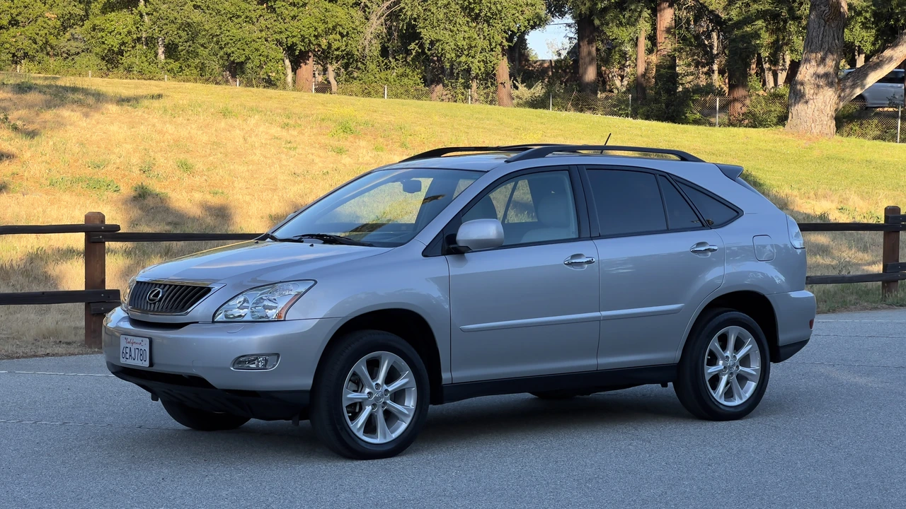 2009 Lexus RX 2nd Gen - Image 11 of 31