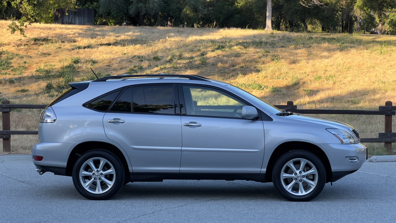 2009 Lexus RX 2nd Gen - Image 27 of 31
