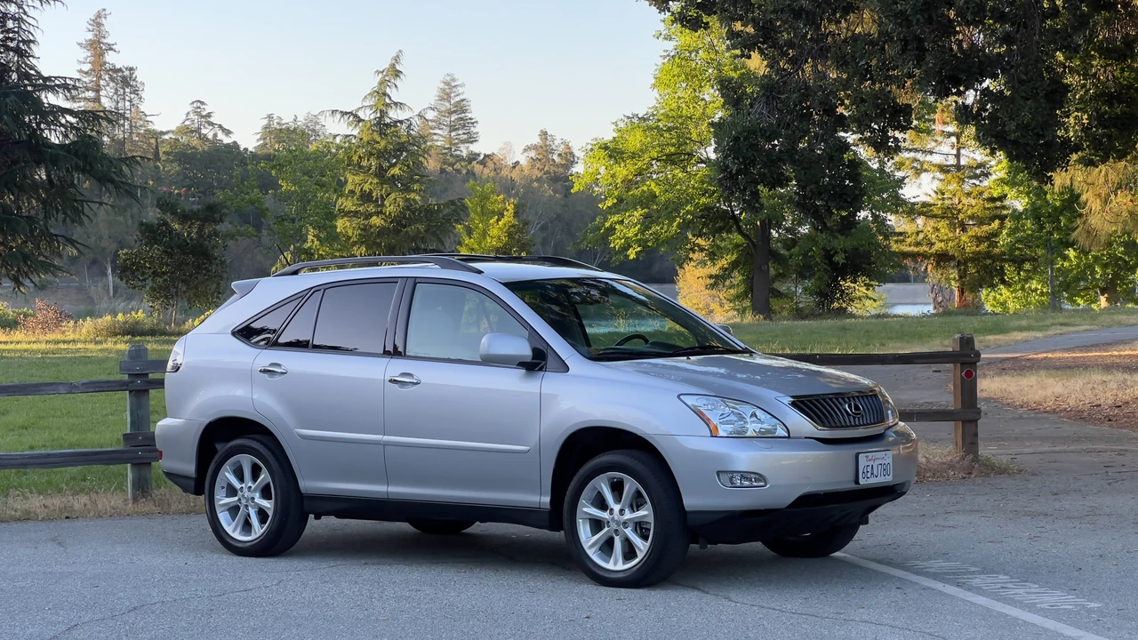 2009 Lexus RX 2nd Gen - Image 28 of 31