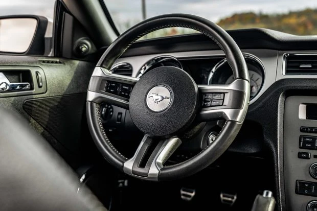 2010 Ford S197 Mustang - Image 5 of 7