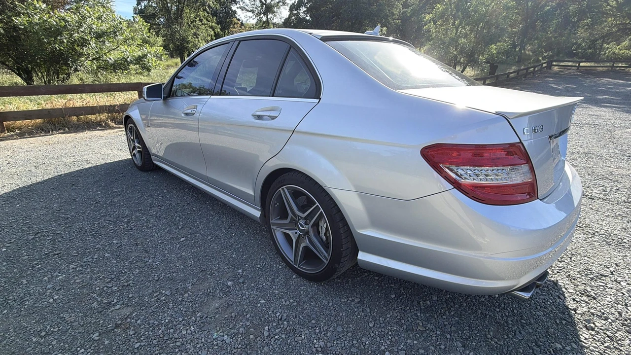 2010 Mercedes-Benz W204 C 63 AMG - Image 12 of 31