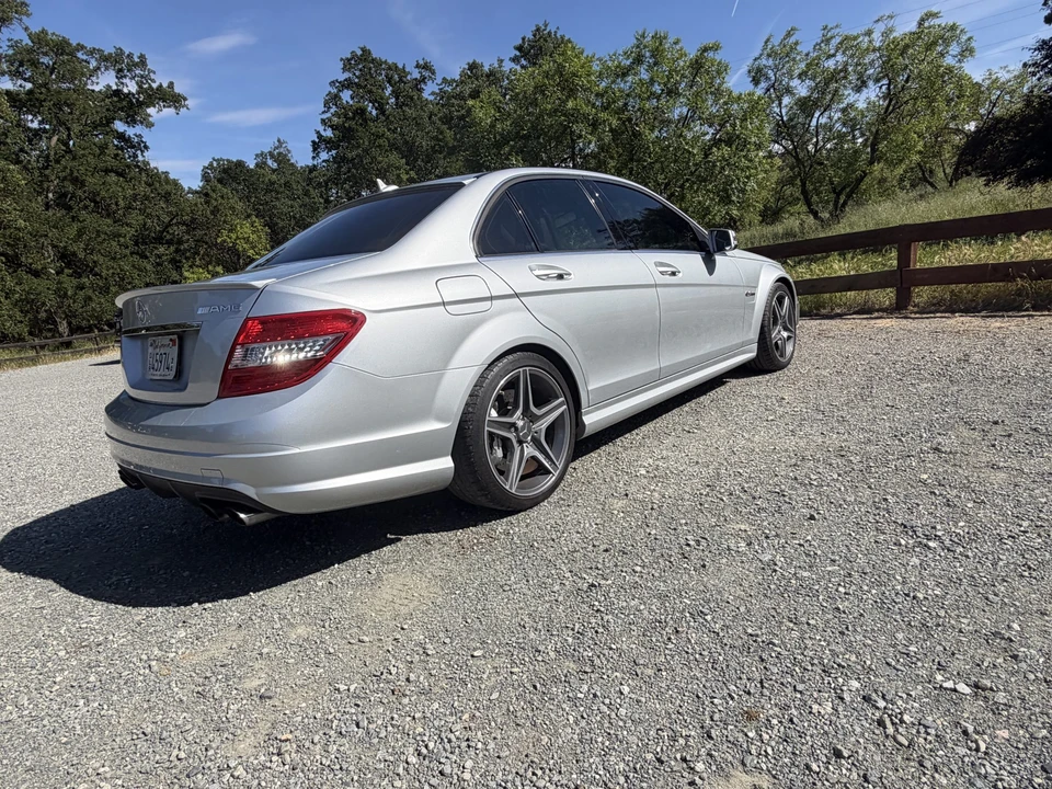 2010 Mercedes-Benz W204 C 63 AMG - Image 14 of 31