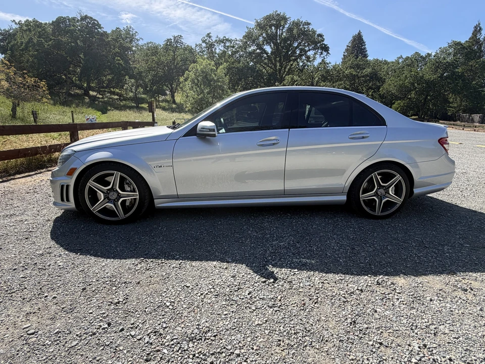 2010 Mercedes-Benz W204 C 63 AMG - Image 10 of 31