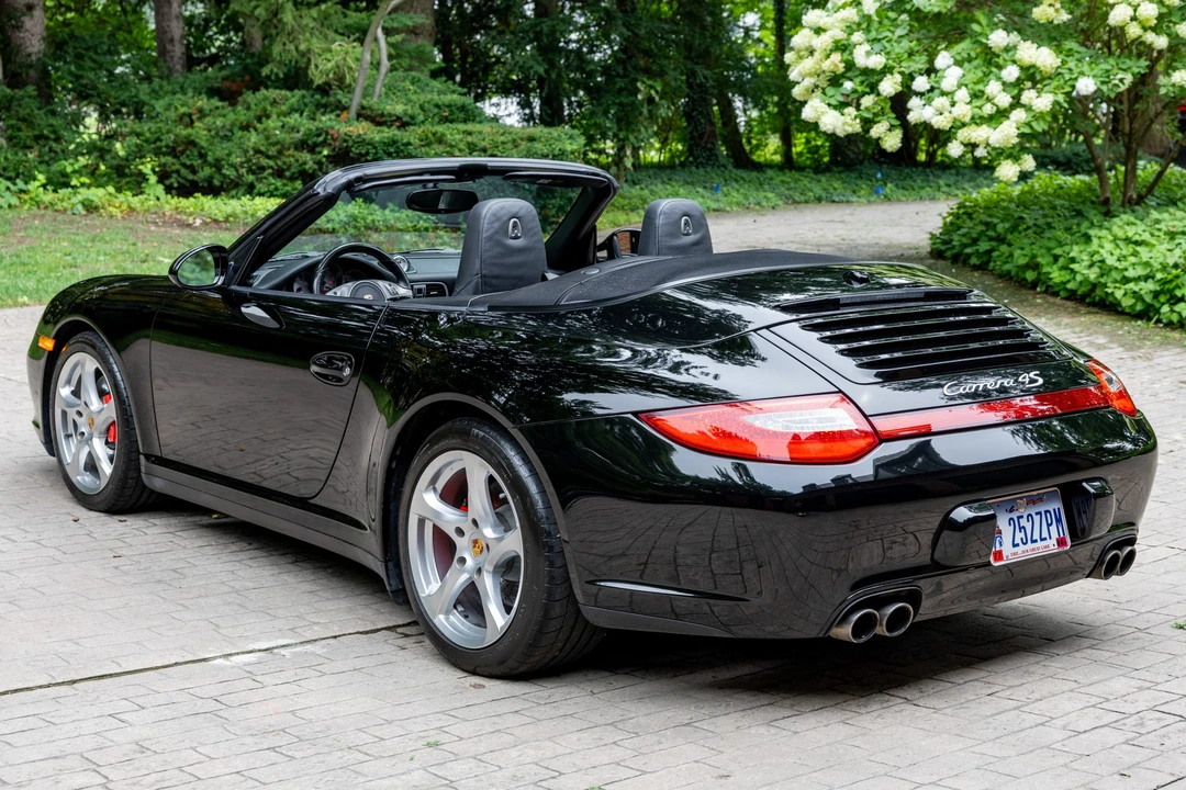 2010 Porsche 997 Carrera 4S - Image 11 of 31