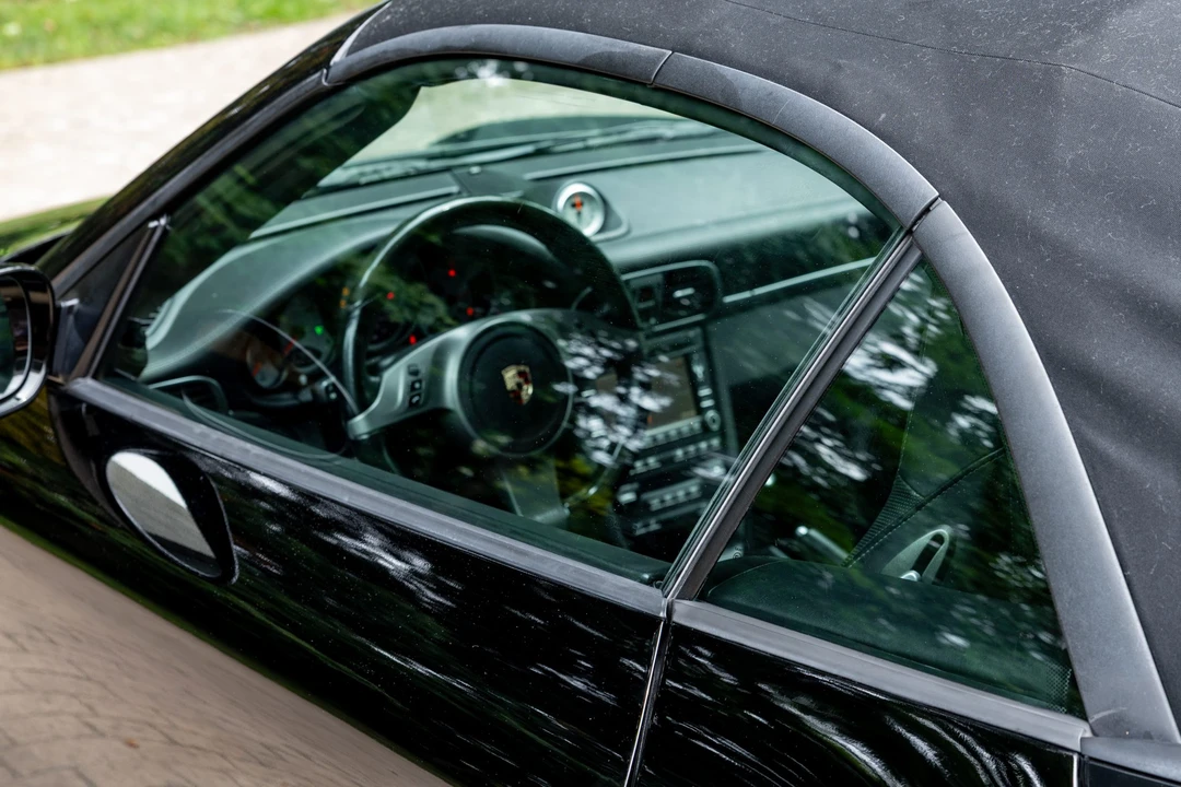 2010 Porsche 997 Carrera 4S - Image 21 of 31