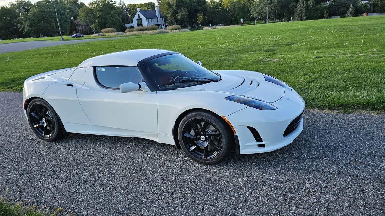 2010 Tesla Roadster - Image 4 of 31