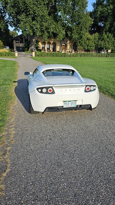 2010 Tesla Roadster - Image 17 of 31