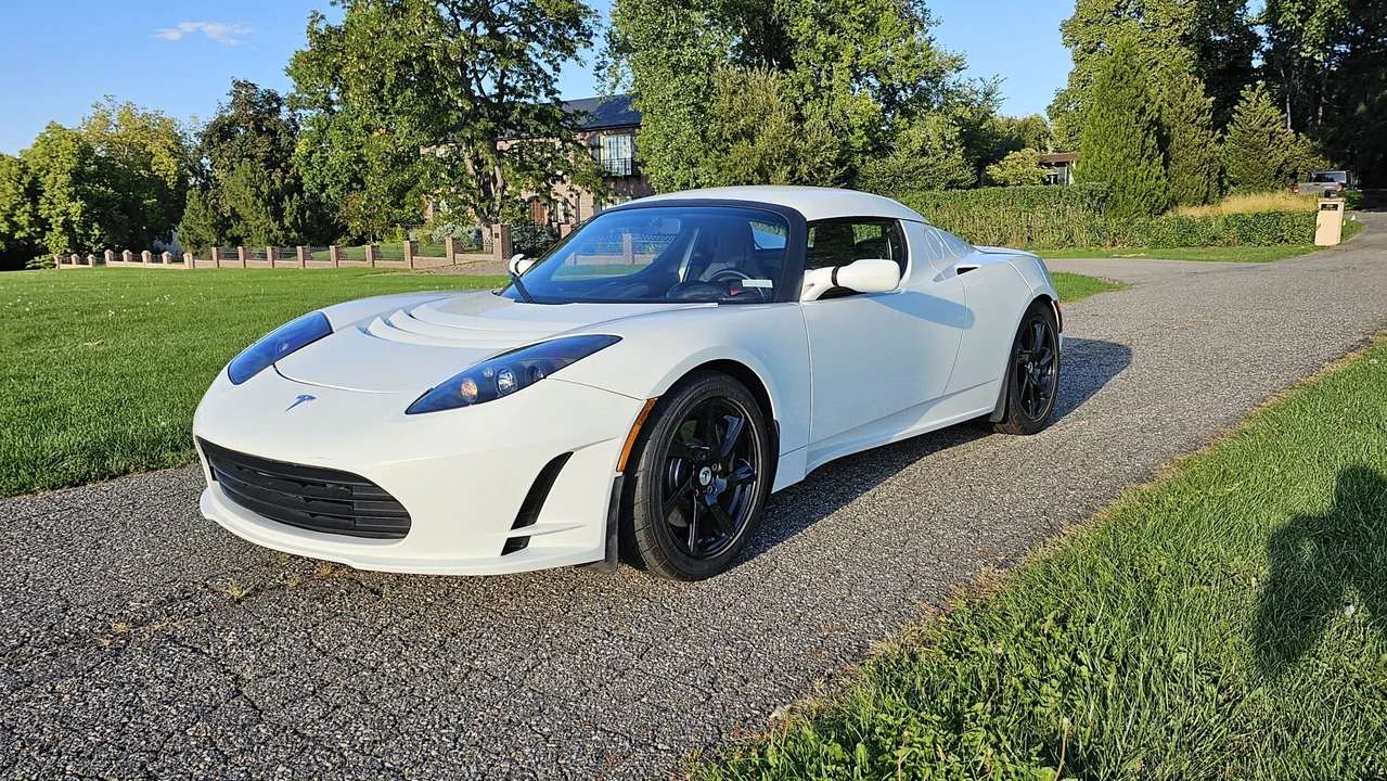 2010 Tesla Roadster - Image 22 of 31