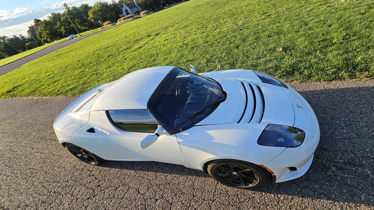 2010 Tesla Roadster - Image 6 of 31