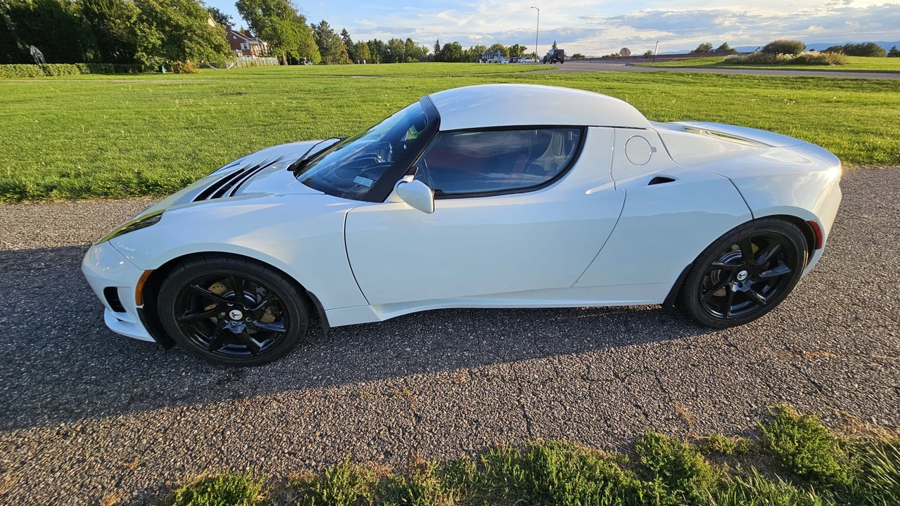 2010 Tesla Roadster - Image 20 of 31