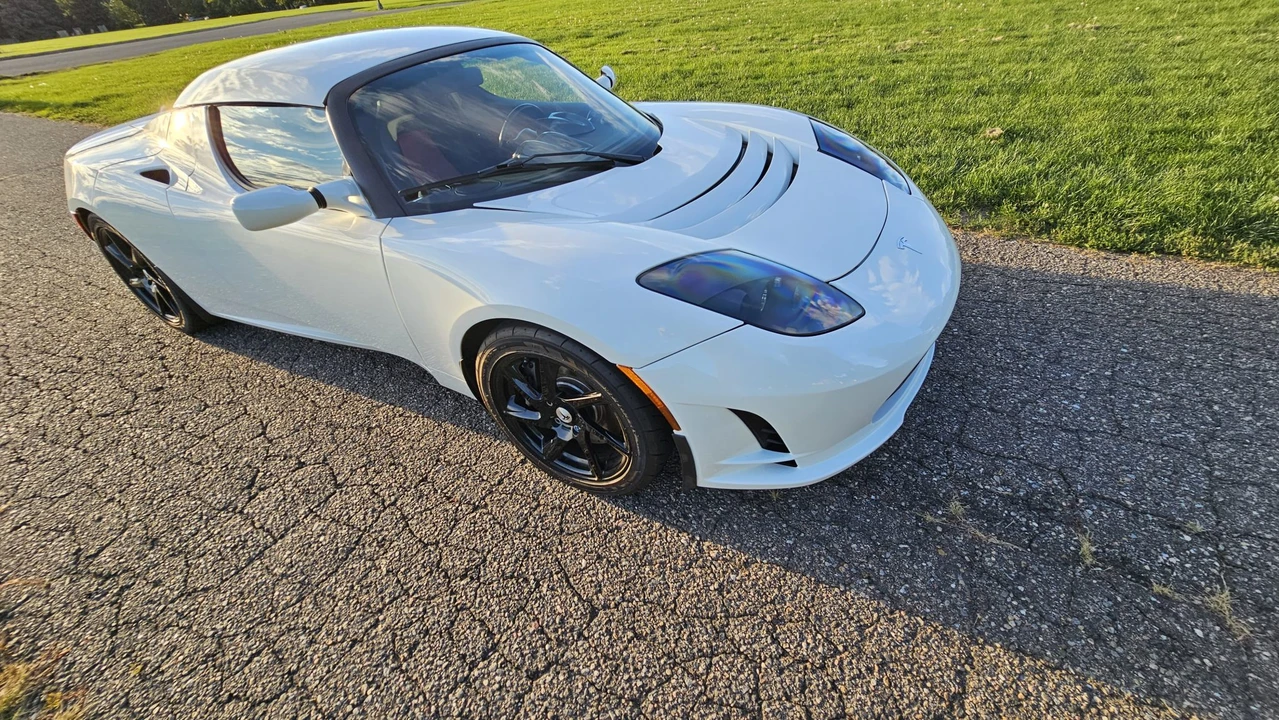 2010 Tesla Roadster - Image 5 of 31