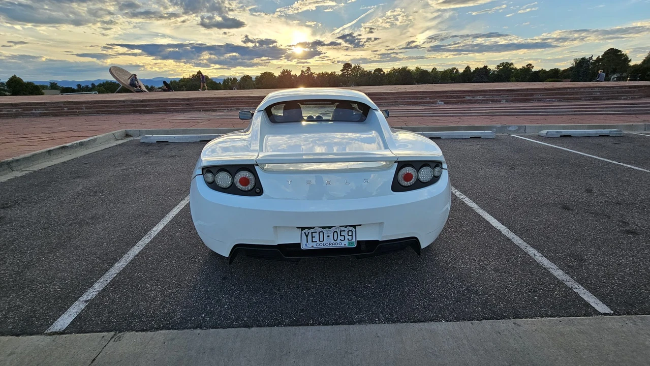 2010 Tesla Roadster - Image 15 of 31