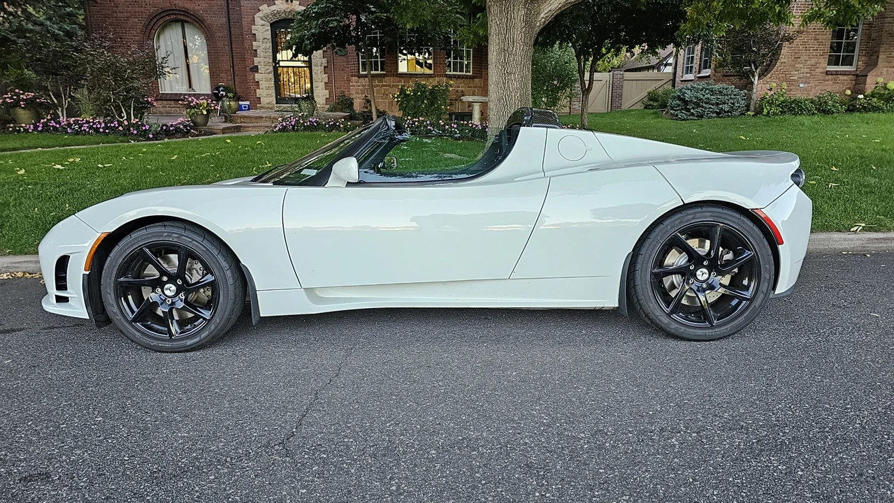 2010 Tesla Roadster - Image 31 of 31