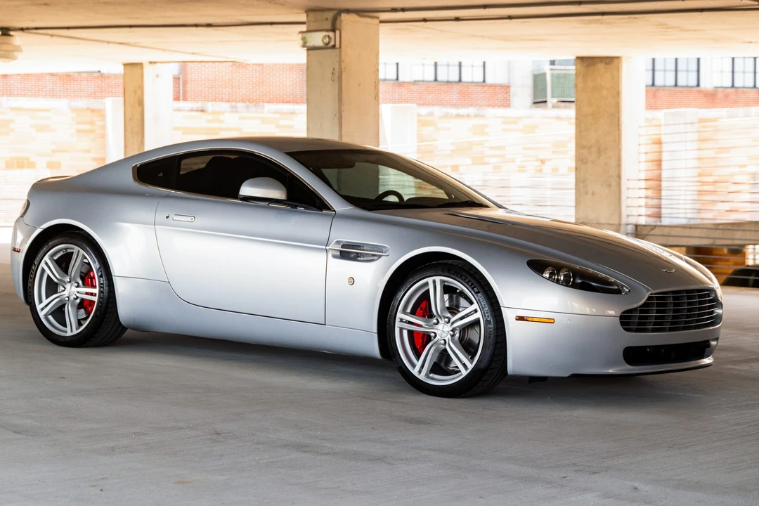 2011 Aston Martin V8 Vantage (2006-2017) - Image 4 of 31