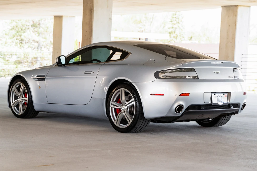 2011 Aston Martin V8 Vantage (2006-2017) - Image 8 of 31