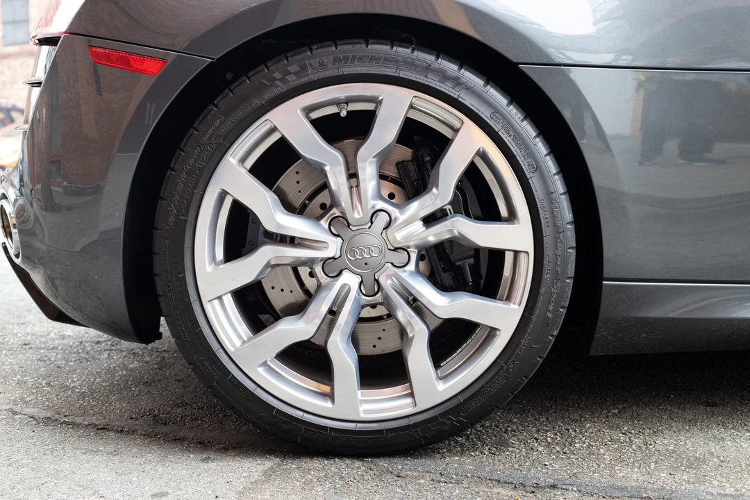 2011 Audi 42 R8 - Image 15 of 31