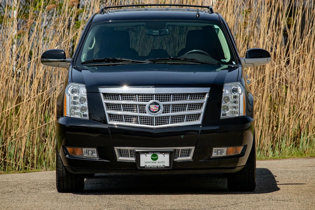 2011 Cadillac Escalade & EXT 3rd Gen - Image 10 of 31