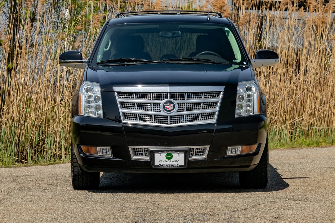 2011 Cadillac Escalade & EXT 3rd Gen - Image 9 of 31